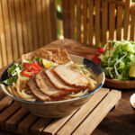 Som Tum Thailand: Salad Pepaya Pedas yang Menyegarkan